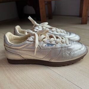 Autry Windspin Sneakers in Platinum Laminated Leather